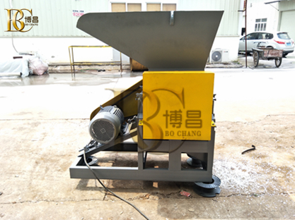 影響塑料破碎機(jī)設(shè)備的價格因素有哪些？