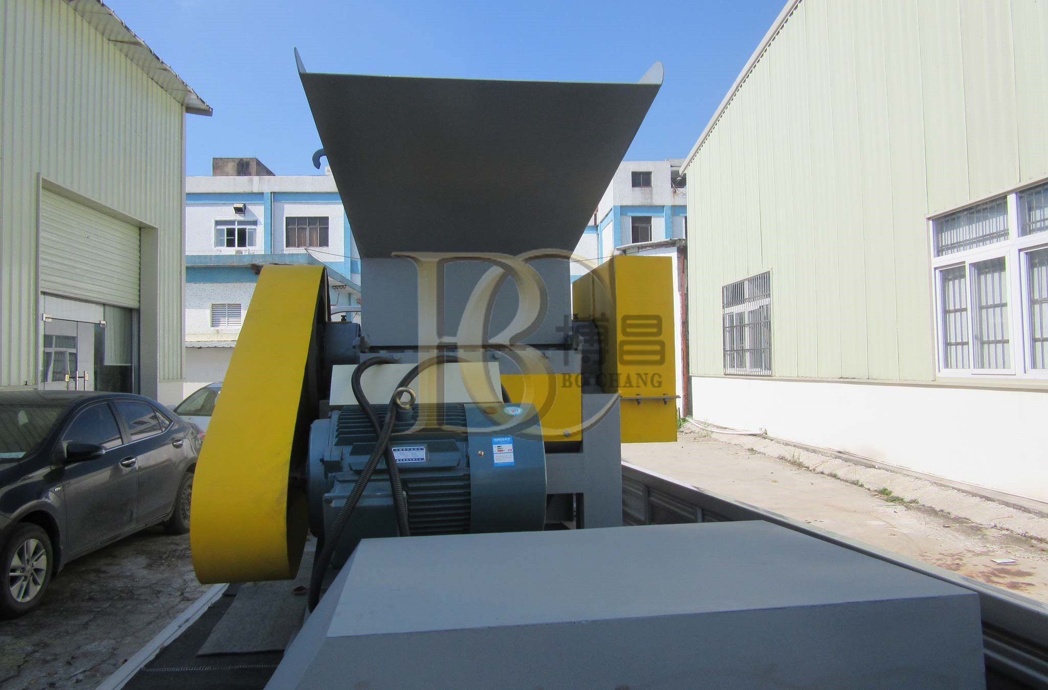 注塑加工廠用什么破碎機(jī)設(shè)備好，投資成本多少